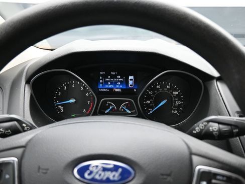 Used 2018 Ford Focus SE FWD image 16