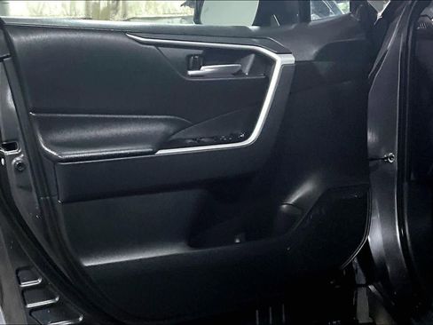 Used 2025 Toyota RAV4 XLE image 22