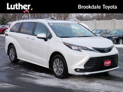 Used 2025 Toyota Sienna XLE