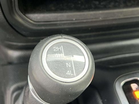 Certified 2022 Jeep Gladiator Overland AWD/4WD image 29