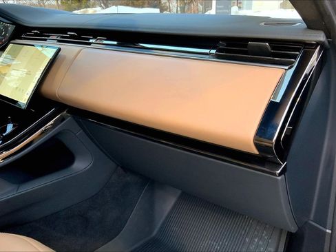 Used 2024 Land Rover Range Rover Sport SE image 18