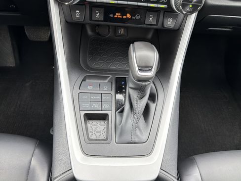 Used 2023 Toyota RAV4 XLE Premium AWD/4WD image 22