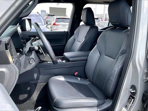 Used 2024 Lexus GX 550 w/ Accessory Package (Z1) AWD/4WD image 31