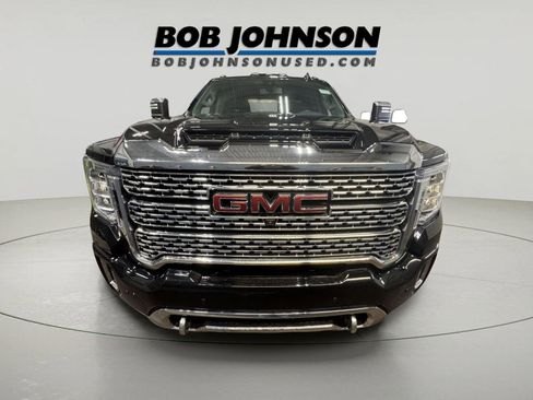 Used 2023 GMC Sierra 3500 Denali image 2
