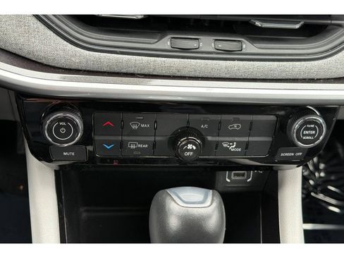 Used 2023 Jeep Compass Latitude AWD/4WD image 20