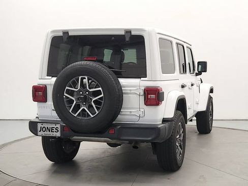 Used 2025 Jeep Wrangler Unlimited Sahara AWD/4WD image 6