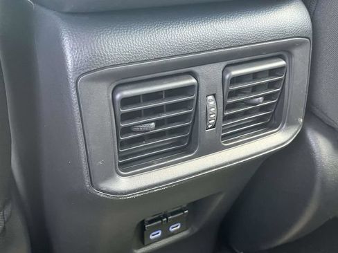 Used 2022 Toyota RAV4 XLE FWD image 19