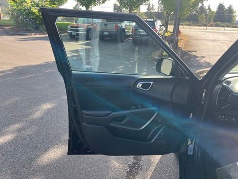 Used 2021 Kia Soul EX FWD image 17