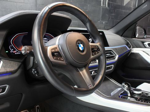 Used 2023 BMW X5 xDrive40i w/ M Sport Package image 29