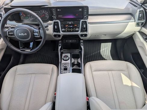 Used 2022 Kia Sorento SX image 5