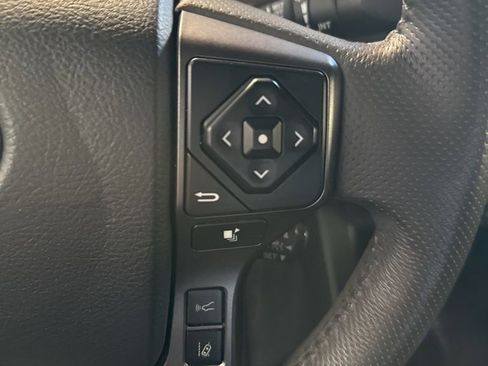 Used 2019 Toyota Tacoma TRD Sport image 39