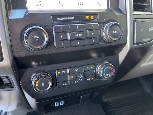 Used 2019 Ford F250 XLT w/ XLT Value Package image 27