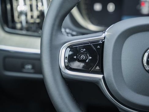 New 2027 Volvo XC60 B5 Plus AWD/4WD image 30