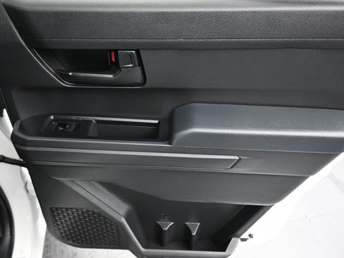 Used 2025 Toyota Tacoma SR image 37