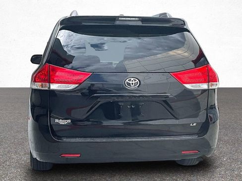 Used 2011 Toyota Sienna LE FWD image 6