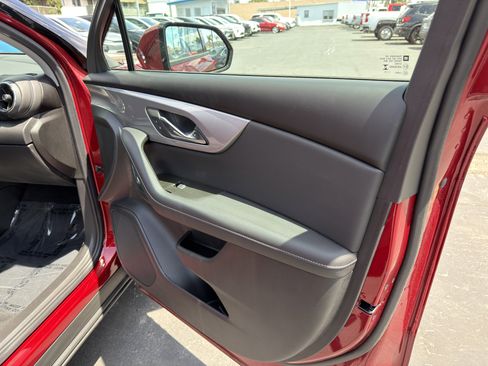 New 2025 Chevrolet Blazer LT w/ Convenience Package FWD image 11