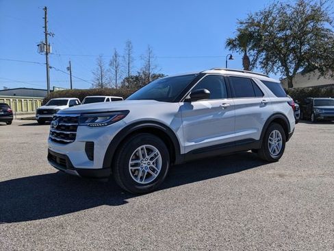 New 2026 Ford Explorer Active RWD image 8