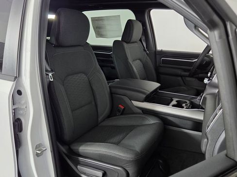 New 2026 RAM 1500 4x4 Crew Cab image 33