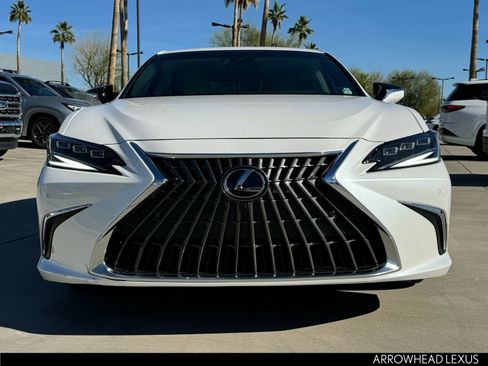 Used 2025 Lexus ES 300h w/ Luxury Package image 6