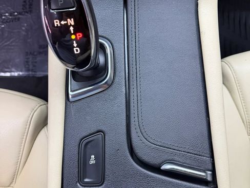 Used 2019 Cadillac XT5 FWD image 23