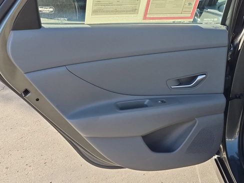 Used 2025 Hyundai Elantra SEL FWD image 27
