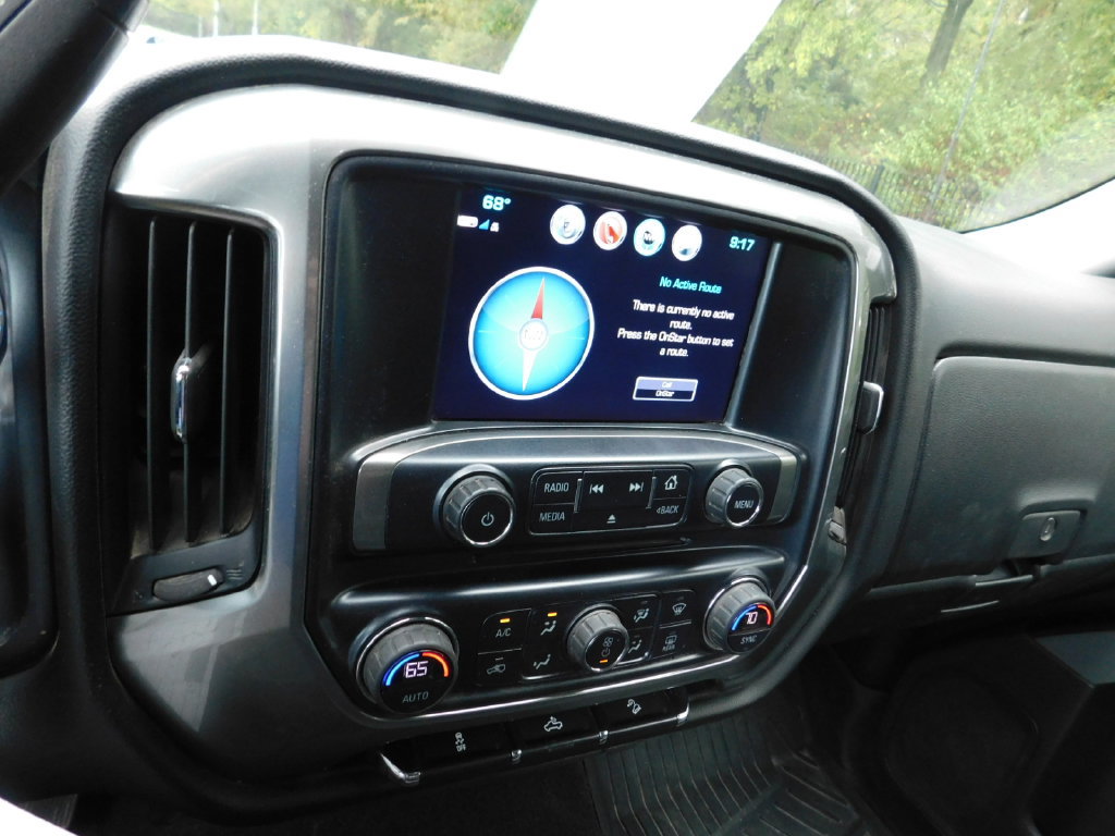 Used 2018 Chevrolet Silverado 1500 LT w/ All Star Edition AWD/4WD image 9