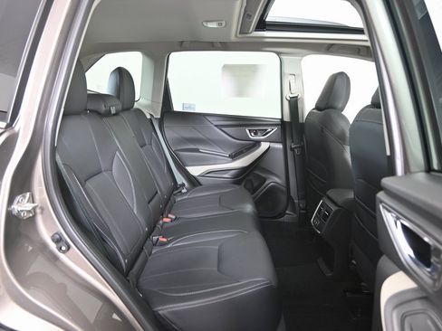 Used 2023 Subaru Forester Limited image 15