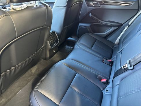 Certified 2026 Porsche Macan AWD/4WD image 14