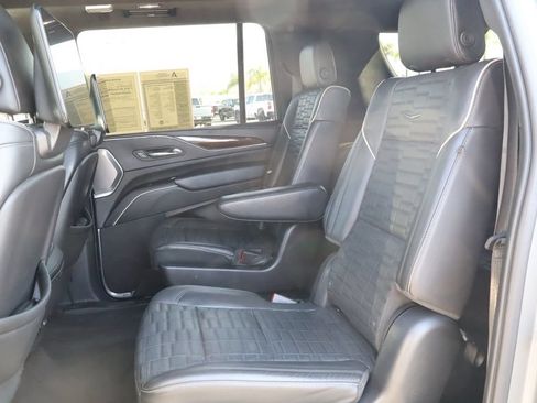 Used 2022 Cadillac Escalade ESV Sport Platinum AWD/4WD image 36