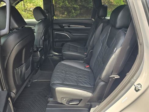 Used 2024 Kia Telluride SX Prestige X-Pro AWD/4WD image 11