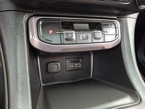 Used 2022 GMC Acadia AT4 w/ Technology Package AWD/4WD image 18