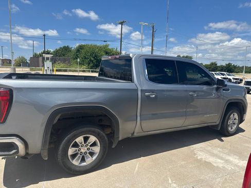 Used 2024 GMC Sierra 1500 SLE RWD image 2
