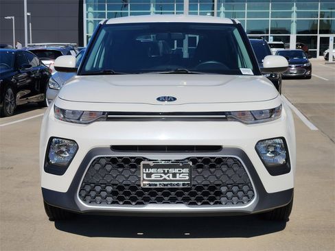 Used 2020 Kia Soul LX image 2