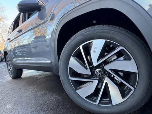 New 2026 Volkswagen Atlas SEL image 6