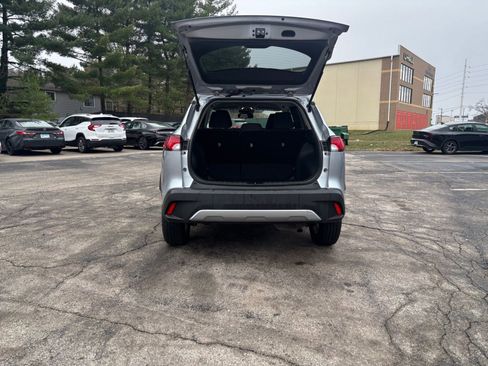 Used 2025 Toyota Corolla Cross LE image 29