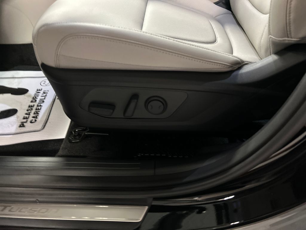 New 2026 Hyundai Tucson Limited AWD/4WD image 11