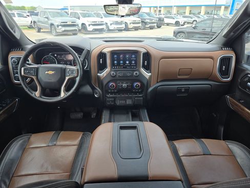Used 2022 Chevrolet Silverado 2500 High Country w/ Z71 Off-Road Package image 15