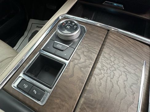 Used 2019 Ford Expedition Platinum image 13