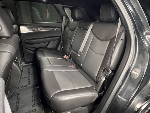 Used 2022 Cadillac XT5 Sportv w/ LPO, ONYX Package image 16