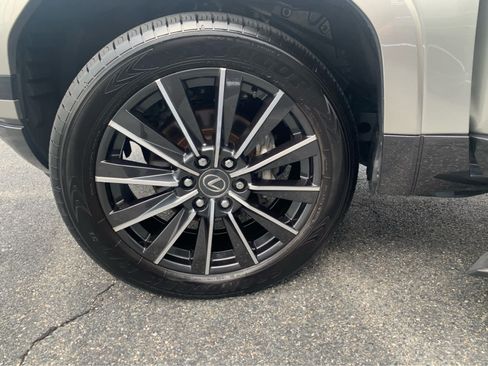 Used 2025 Lexus GX 550 w/ Accessory Package (2T) AWD/4WD image 8