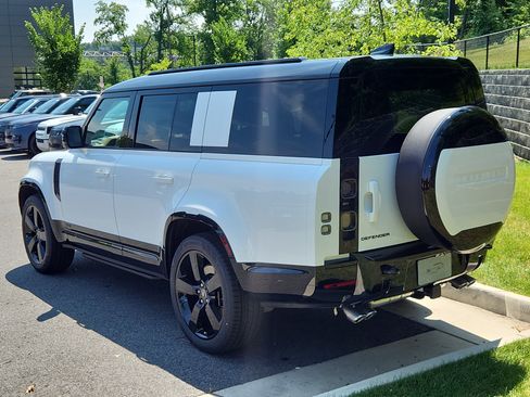 New 2025 Land Rover Defender 130 V8 image 12