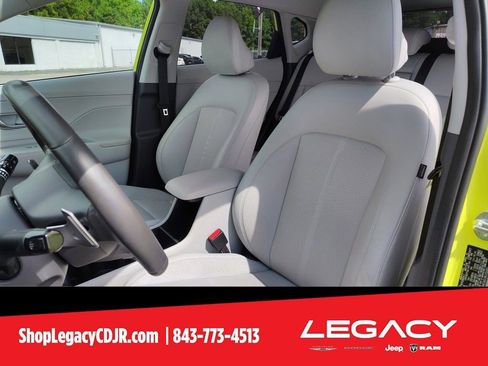 Used 2024 Hyundai Kona Limited image 11