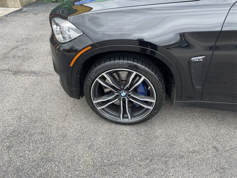 Used 2017 BMW X6 M image 9