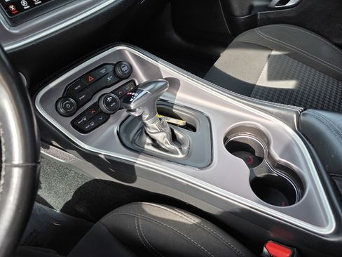 Certified 2022 Dodge Challenger SXT image 16