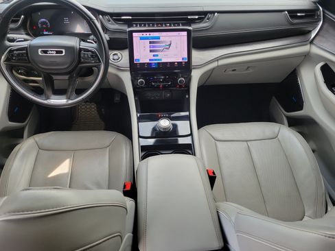 Used 2022 Jeep Grand Cherokee L Overland RWD image 18