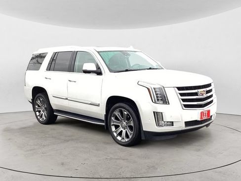 Used 2020 Cadillac Escalade Luxury AWD/4WD image 7