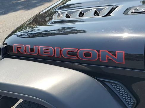 Used 2024 Jeep Gladiator Rubicon w/ Convenience Group AWD/4WD image 10