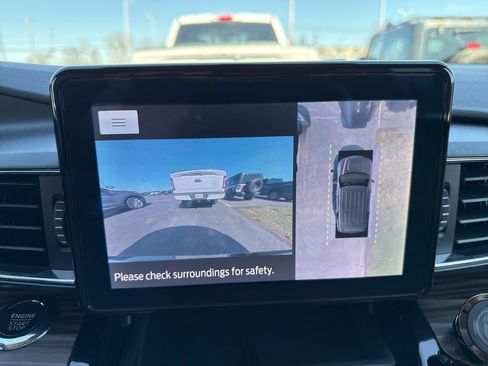 Used 2022 Ford Explorer Limited image 18