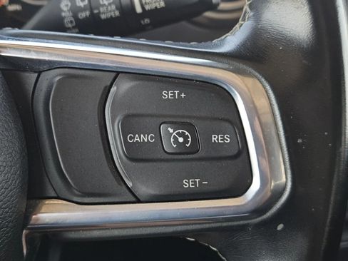 Used 2020 Jeep Wrangler Unlimited Sahara image 20