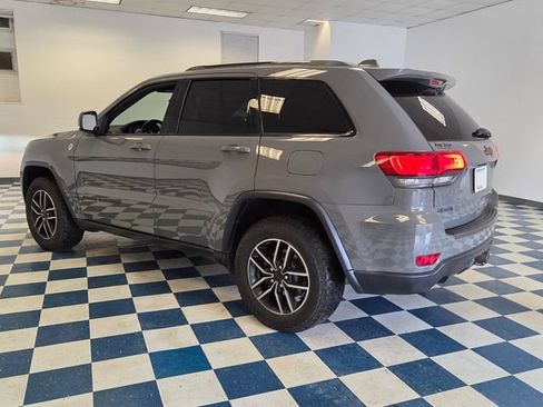 Used 2019 Jeep Grand Cherokee Trailhawk AWD/4WD image 5